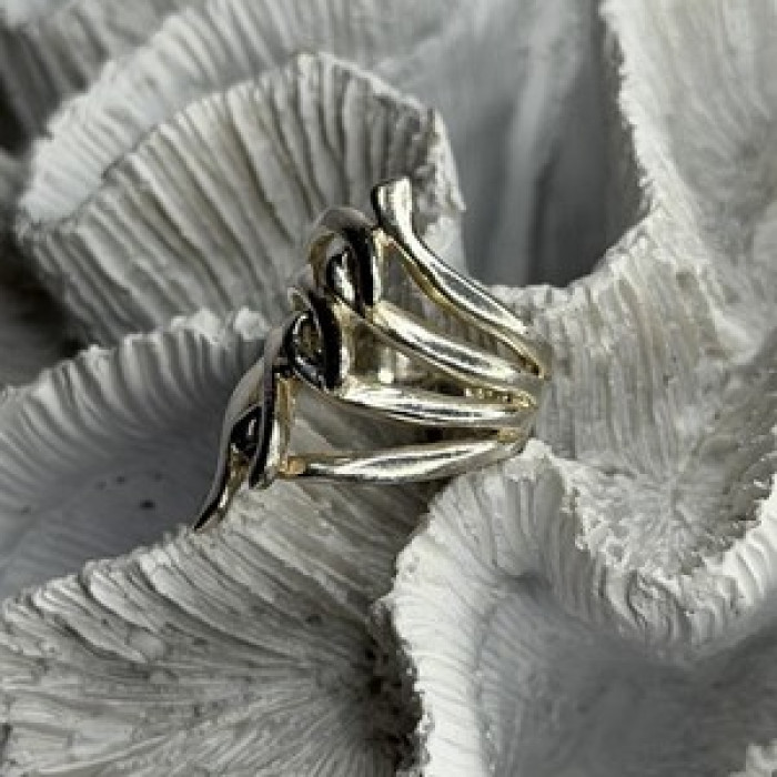 Unique Design 925 Sterling Silver Ring Size 7