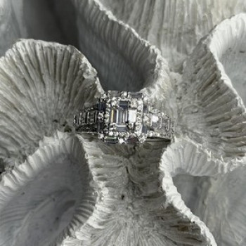 Beautiful Shiny 925 Sterling Silver Cz Ring Size 10