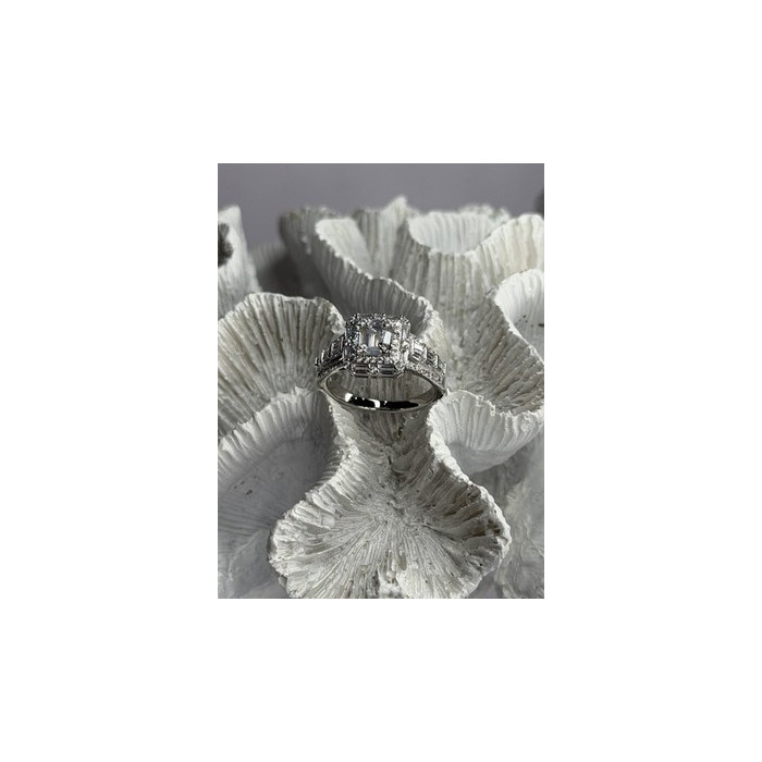 Beautiful Shiny 925 Sterling Silver Cz Ring Size 10