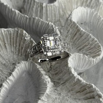 Beautiful Shiny 925 Sterling Silver Cz Ring Size 10