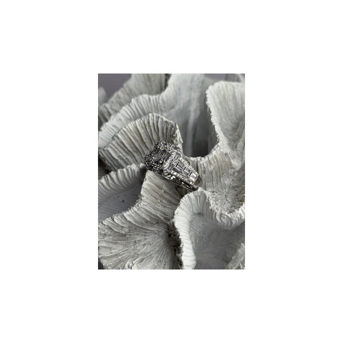 Beautiful Shiny 925 Sterling Silver Cz Ring Size 10