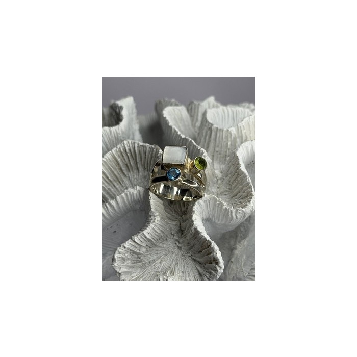 925 Sterling Silver Abalone &Peridot & Topaz Ring Size 8