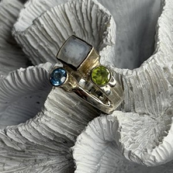 925 Sterling Silver Abalone &Peridot & Topaz Ring Size 8