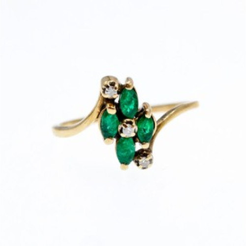 10K Yellow Gold Emerald & Diamonds Ring Size 6.75