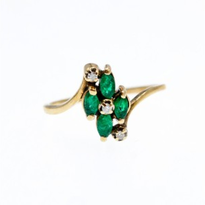 10K Yellow Gold Emerald & Diamonds Ring Size 6.75
