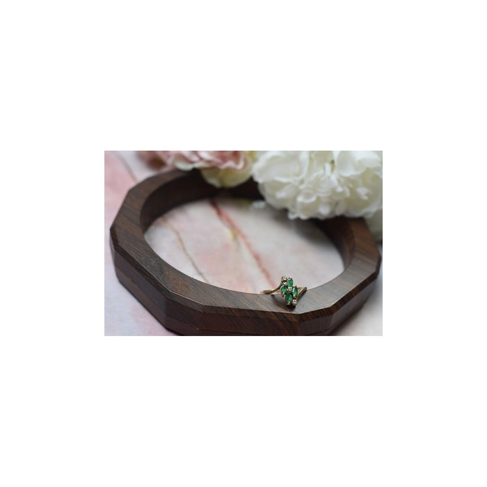 10K YELLOW GOLD  EMERALD & DIAMONDS RING SIZE 6.75