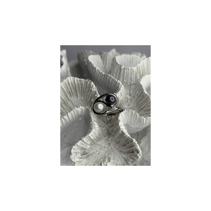 925 Sterling Silver White & Black Pearls Ring Size 6