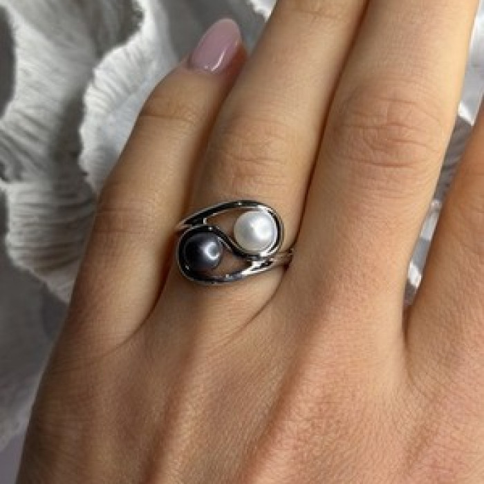 925 Sterling Silver White & Black Pearls Ring Size 6