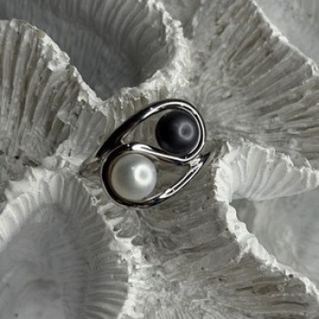 925 Sterling Silver White & Black Pearls Ring Size 6