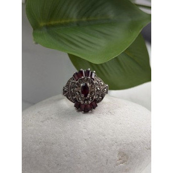 925 Sterling Silver Garnet & Marcasite Ring Size 6.5