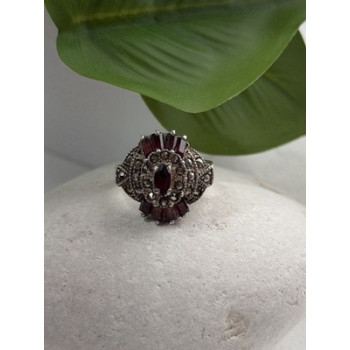 925 Sterling Silver Garnet & Marcasite Ring Size 6.5