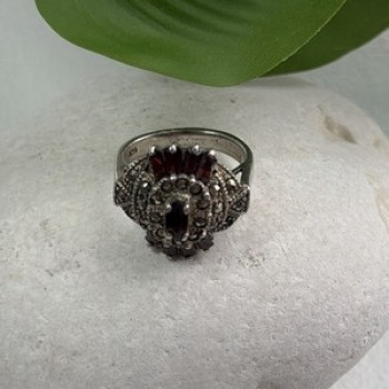 925 Sterling Silver Garnet & Marcasite Ring Size 6.5