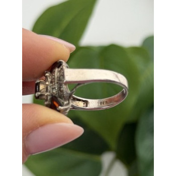 925 Sterling Silver Garnet & Marcasite Ring Size 6.5