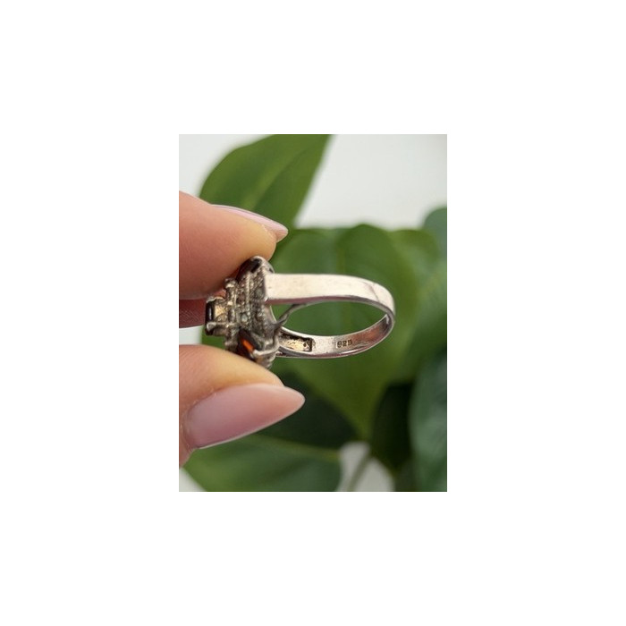 925 Sterling Silver Garnet & Marcasite Ring Size 6.5