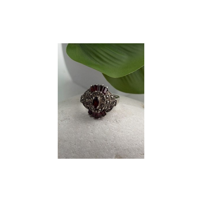 925 Sterling Silver Garnet & Marcasite Ring Size 6.5