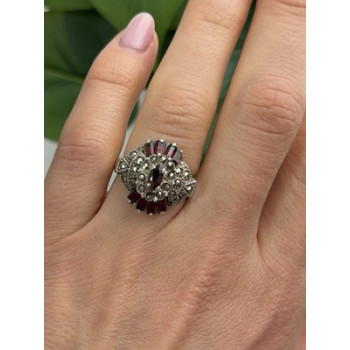 925 Sterling Silver Garnet & Marcasite Ring Size 6.5