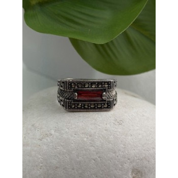Men's  925 Sterling Silver Garnet & Marcasite Ring Size 10