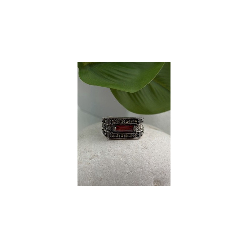 Men's  925 Sterling Silver Garnet & Marcasite Ring Size 10