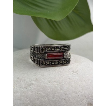 Men's  925 Sterling Silver Garnet & Marcasite Ring Size 10