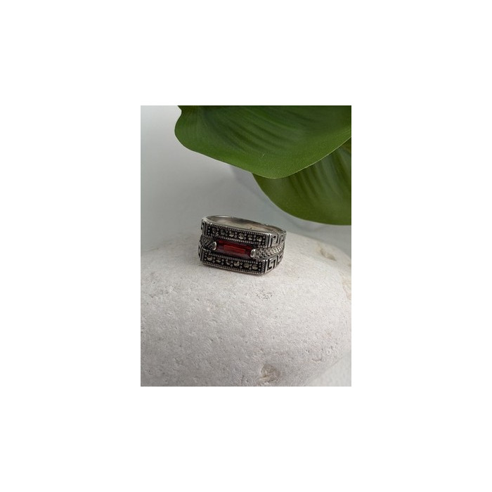 Men's  925 Sterling Silver Garnet & Marcasite Ring Size 10