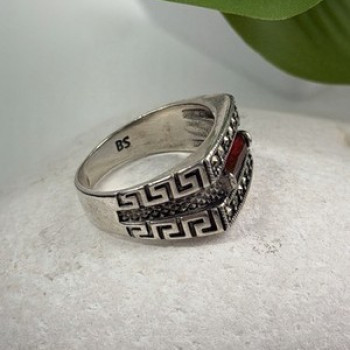 Men's  925 Sterling Silver Garnet & Marcasite Ring Size 10