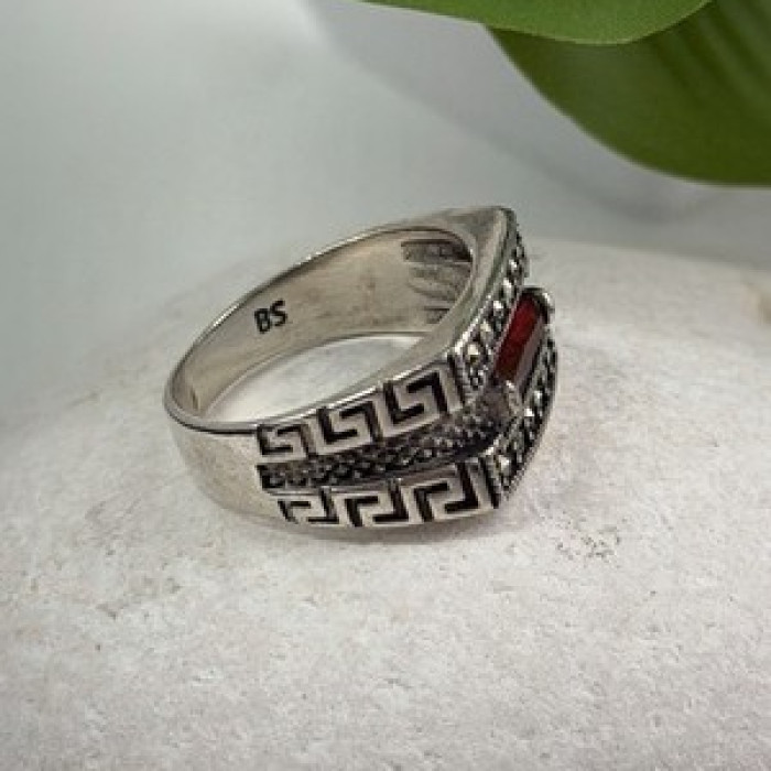 Men's  925 Sterling Silver Garnet & Marcasite Ring Size 10