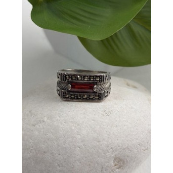 Men's  925 Sterling Silver Garnet & Marcasite Ring Size 10