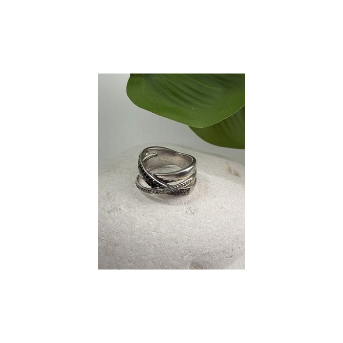 925 Sterling Silver Black & White Spinel Ring Size 6