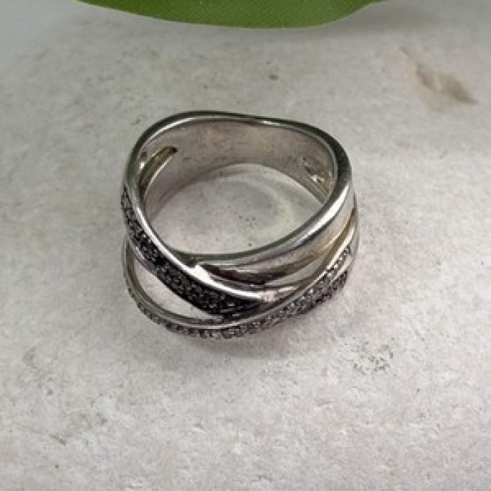 925 Sterling Silver Black & White Spinel Ring Size 6