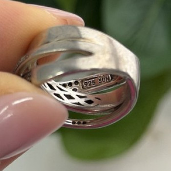 925 Sterling Silver Black & White Spinel Ring Size 6