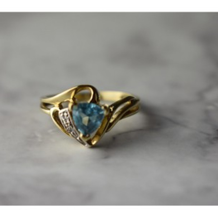 10K Yellow Gold Topaz & Diamonds Ring Size 6.75