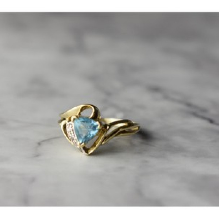 10K Yellow Gold Topaz & Diamonds Ring Size 6.75