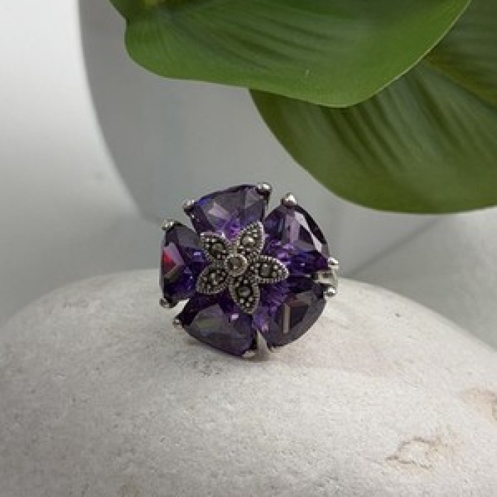 925 Sterling Silver Amethyst & Marcasite Flower Ring Size 7.5
