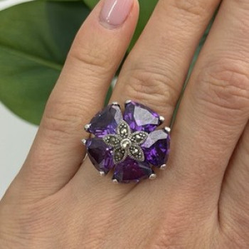 925 Sterling Silver Amethyst & Marcasite Flower Ring Size 7.5