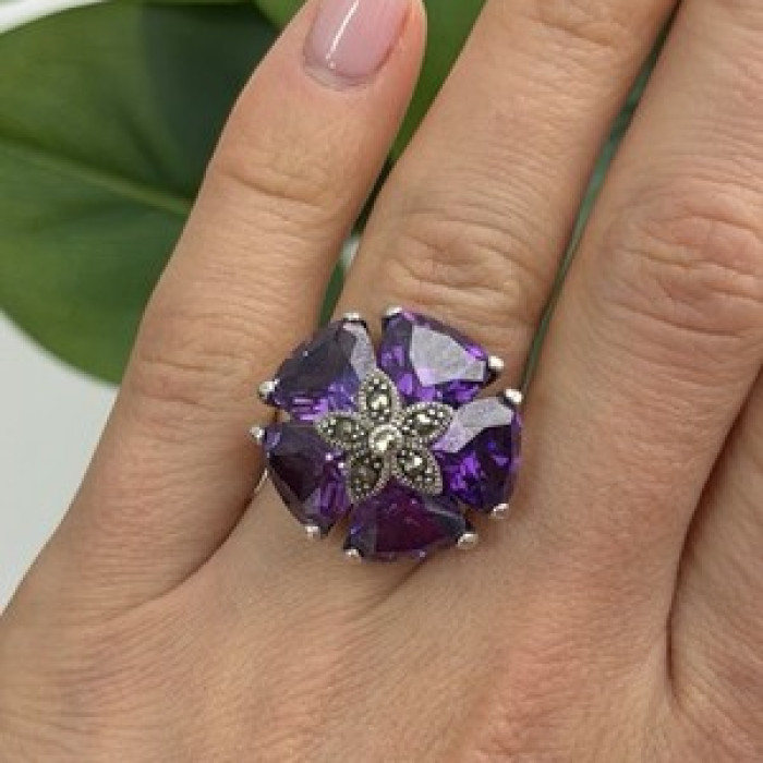 925 Sterling Silver Amethyst & Marcasite Flower Ring Size 7.5