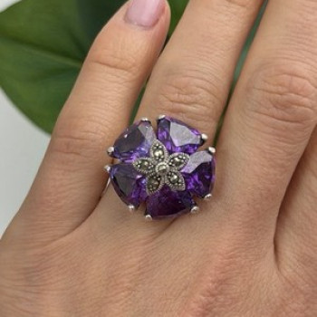 925 Sterling Silver Amethyst & Marcasite Flower Ring Size 7.5