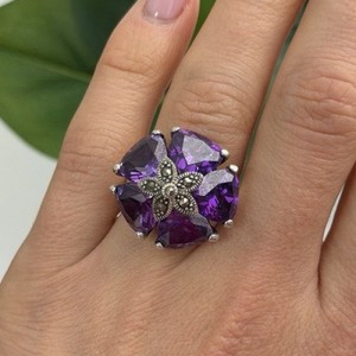 925 Sterling Silver Amethyst & Marcasite Flower Ring Size 7.5