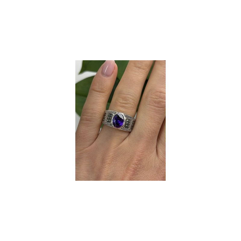 925 Sterling Silver Amethyst & Marcasite Ring Size 6.5