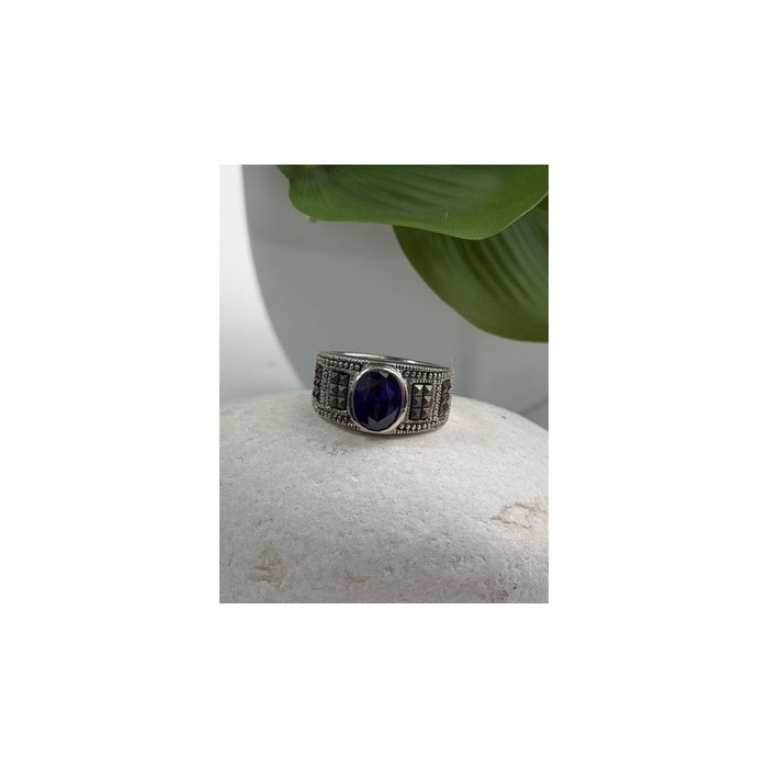 925 Sterling Silver Amethyst & Marcasite Ring Size 6.5