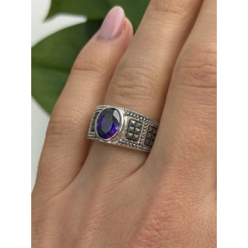 925 Sterling Silver Amethyst & Marcasite Ring Size 6.5