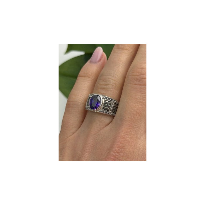 925 Sterling Silver Amethyst & Marcasite Ring Size 6.5