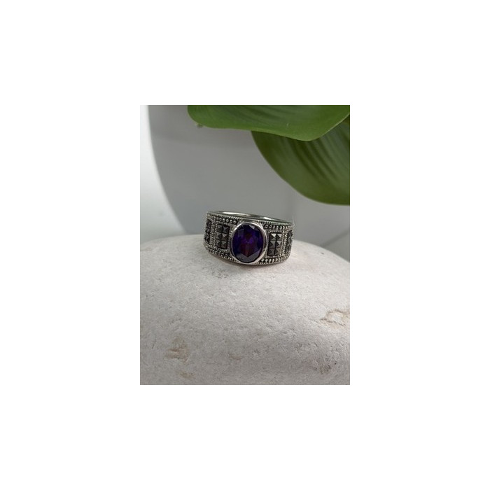 925 Sterling Silver Amethyst & Marcasite Ring Size 6.5