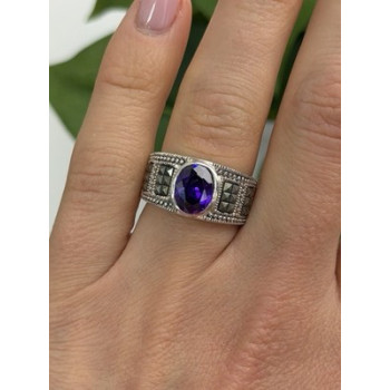 925 Sterling Silver Amethyst & Marcasite Ring Size 6.5
