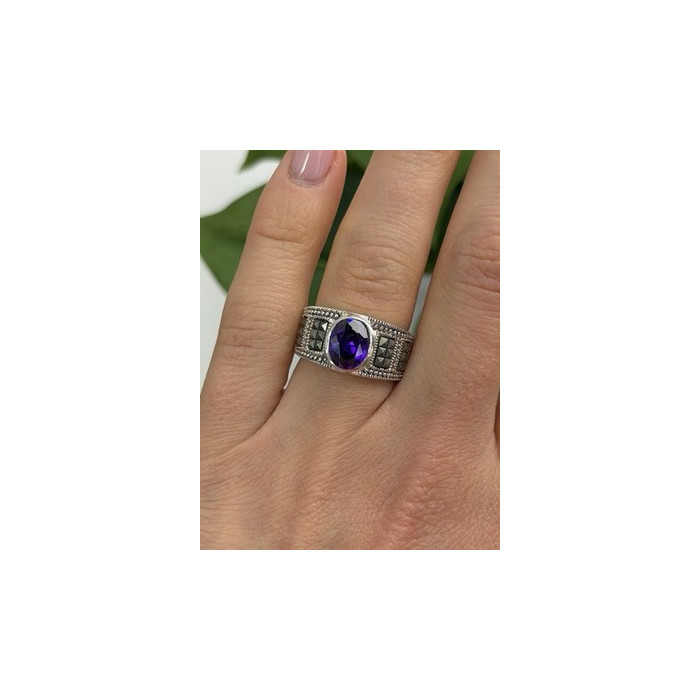 925 Sterling Silver Amethyst & Marcasite Ring Size 6.5