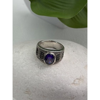 925 Sterling Silver Amethyst & Marcasite Ring Size 6.5