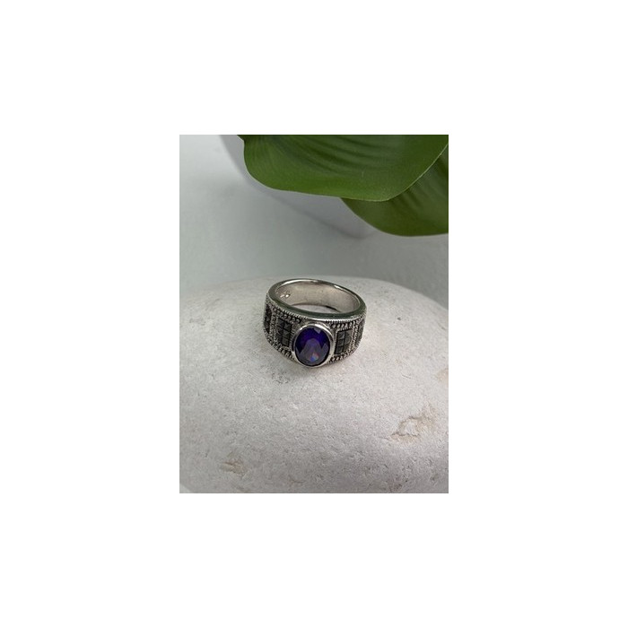 925 Sterling Silver Amethyst & Marcasite Ring Size 6.5
