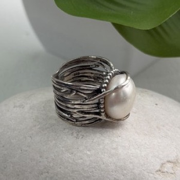 Vintage 925 Sterling Silver Pearl Ring Size 4