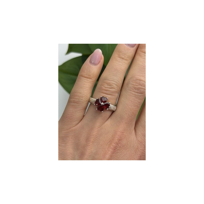 925 Sterling Silver Garnet Heart Flower Ring Size 7.5