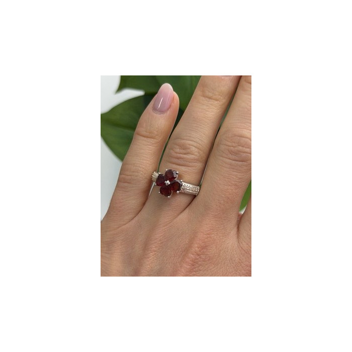 925 Sterling Silver Garnet Heart Flower Ring Size 7.5
