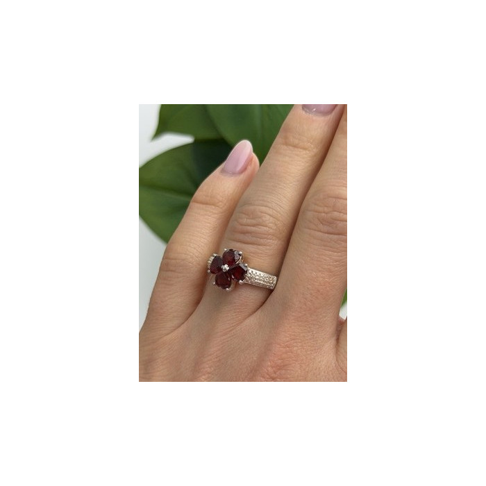 925 Sterling Silver Garnet Heart Flower Ring Size 7.5